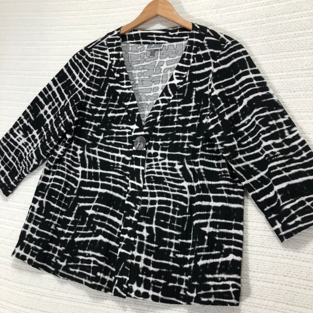 JM Collection Petite Button-Front Cardigan Topper Blackβ White Print P/XL